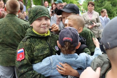 Праздничная программа в Летнем Саду г. Данилов " Путешествие в Детландию".
