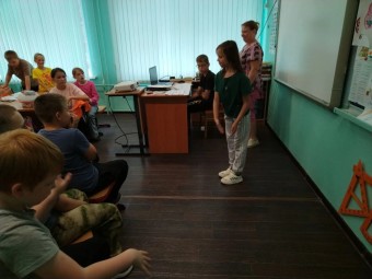Игра- пантомима " Угадай сказку"